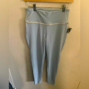 Jessica Simpson capri leggings.